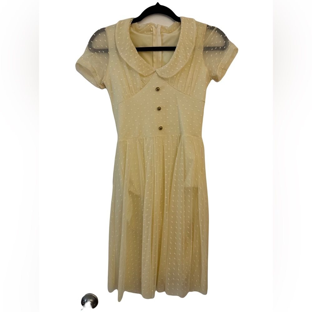 Vintage-looking Yellow Dress